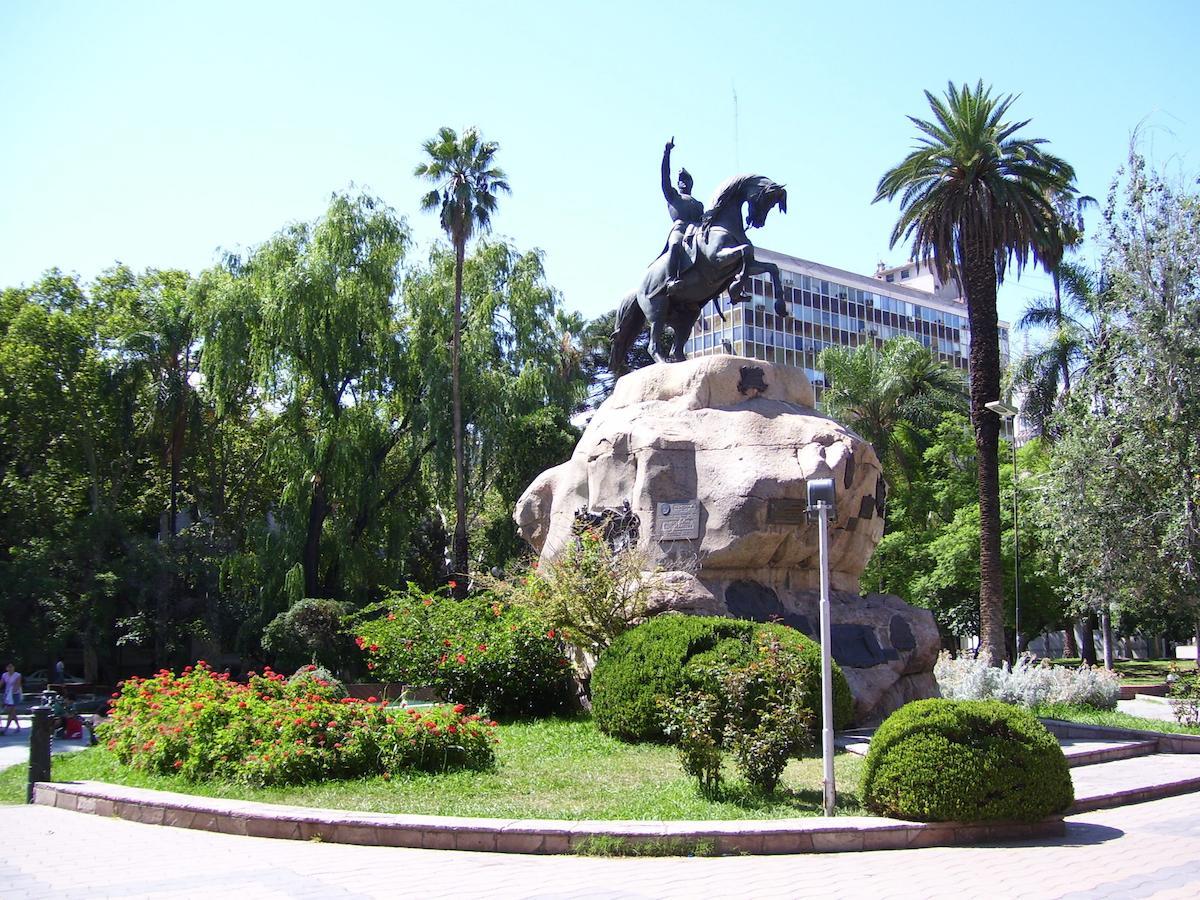 מנדוזה Hotel Zamora מראה חיצוני תמונה